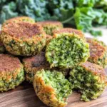 Grüne Falafel mit Blattkohl