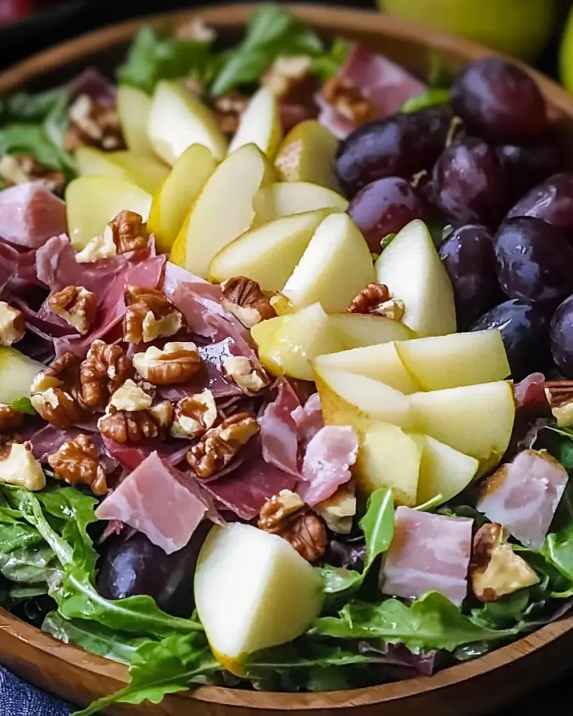 Herbstsalat mit Birne und Trauben – Gesund und schnell zubereitet